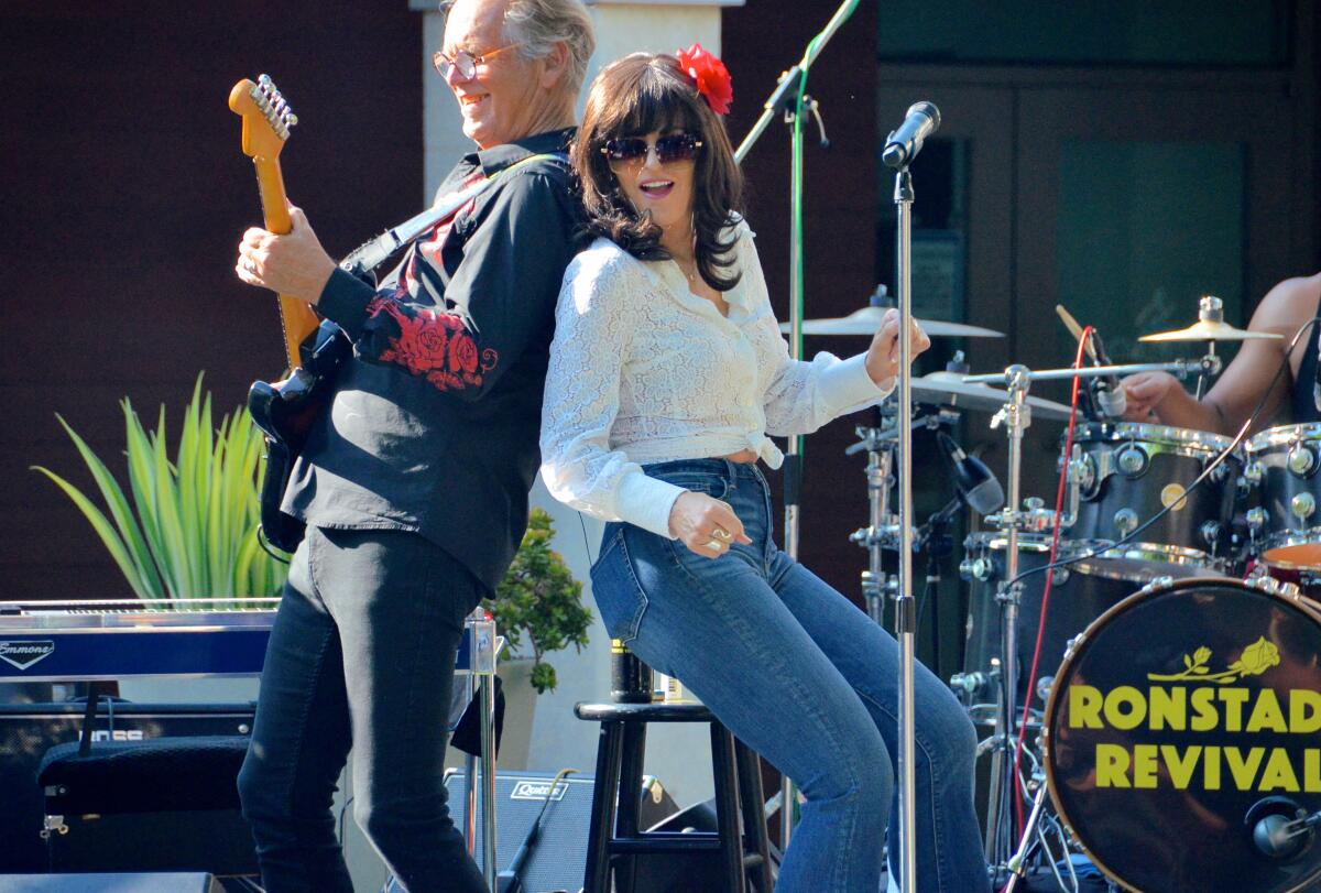 Shannon Rae and Kevin Ryan perform Linda Ronstadt songs for 250 fans at OASIS Senior Center.