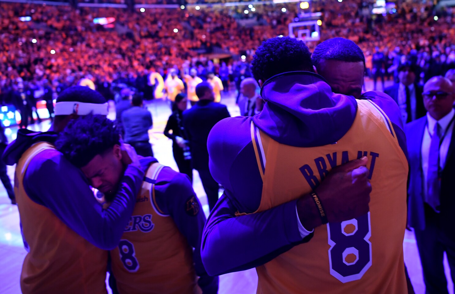 Lakers Honor Kobe Bryant And Lebron James Reveals Mamba Tattoo Los Angeles Times