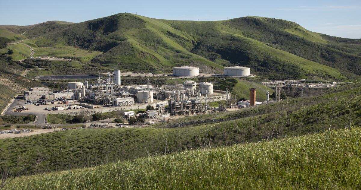 A administração Trump ordenou ilegalmente o reinício dos oleodutos da Costa Central, diz processo estadual