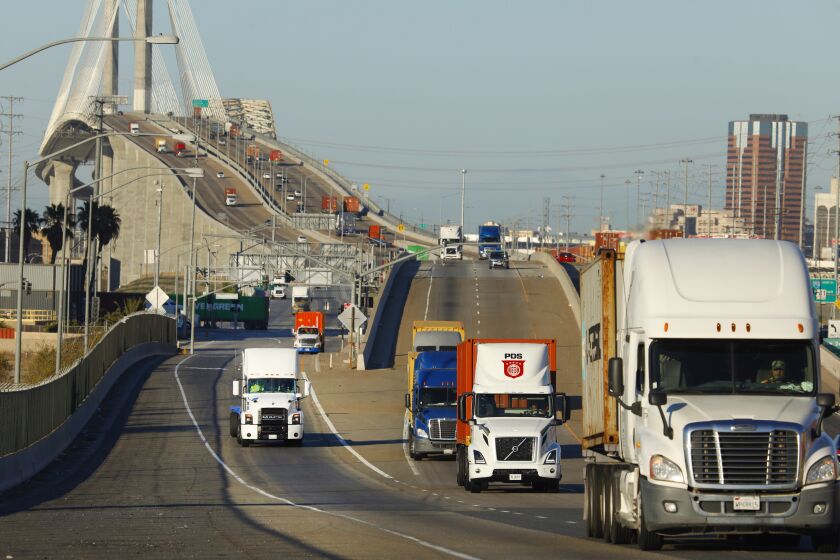 Wilmington, California-July 30, 2021-The vast majority of trucks moving in and out of the Ports of Long Beach and Los Angeles are diesel. Some trucks run on natural gas. (Carolyn Cole / Los Angeles Times)
