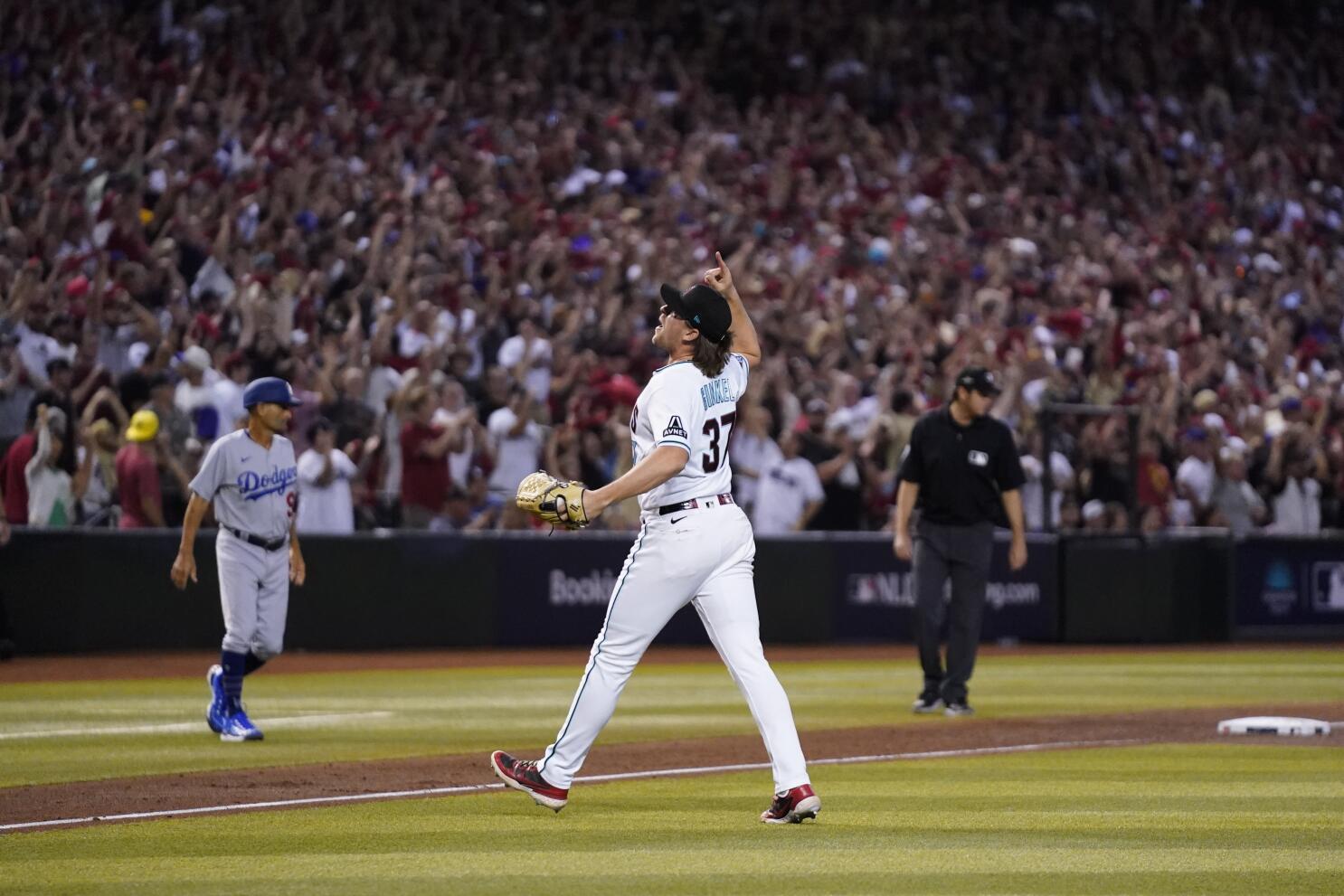 Diamondbacks come back big on Padres, earn split of two-game series - The  San Diego Union-Tribune