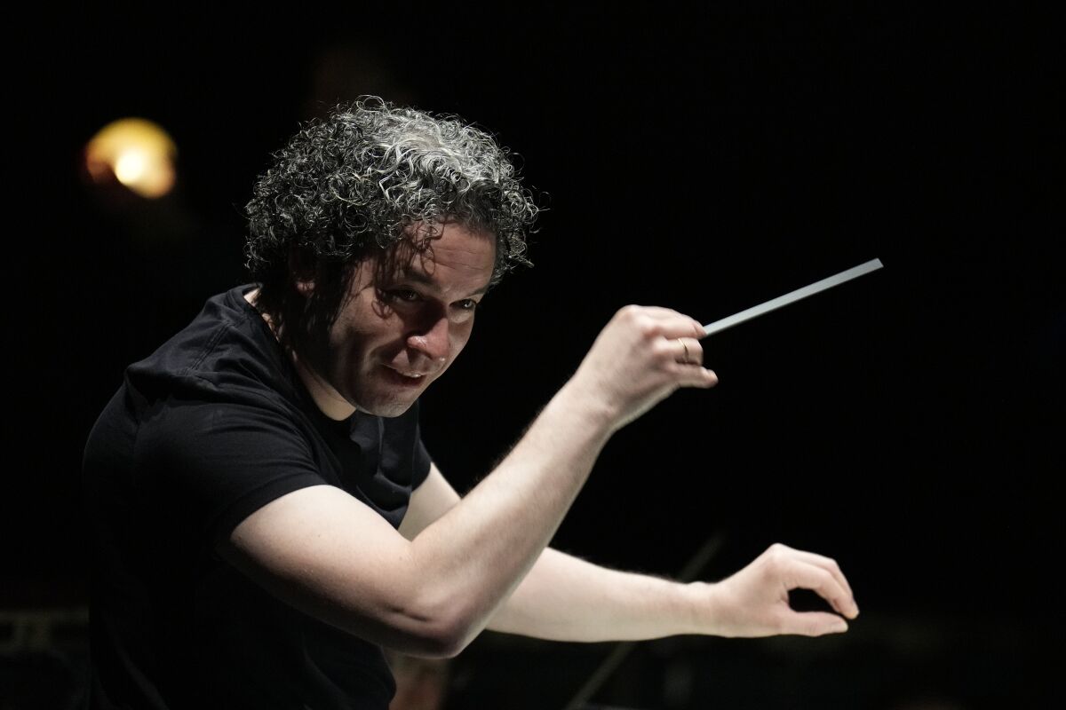 Gustavo Dudamel dimite como director musical de la Ópera de París por motivos personales