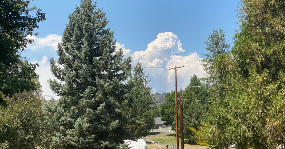L’incendie de McKinney près de la frontière entre la Californie et l’Oregon devient incontrôlable