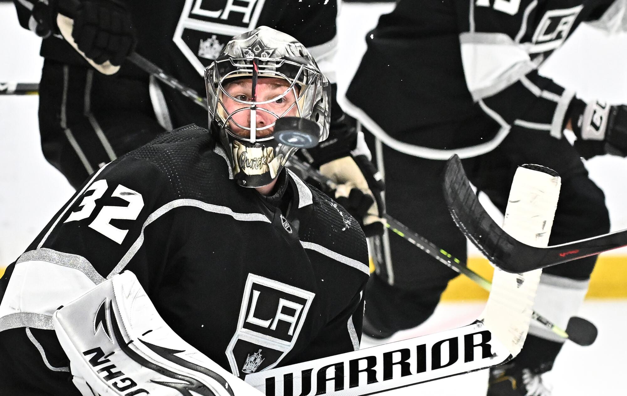 Kings goalie Jonathan Quick keeps his eye on the puck during Game 4 of the 2022 Western Conference quarterfinals.