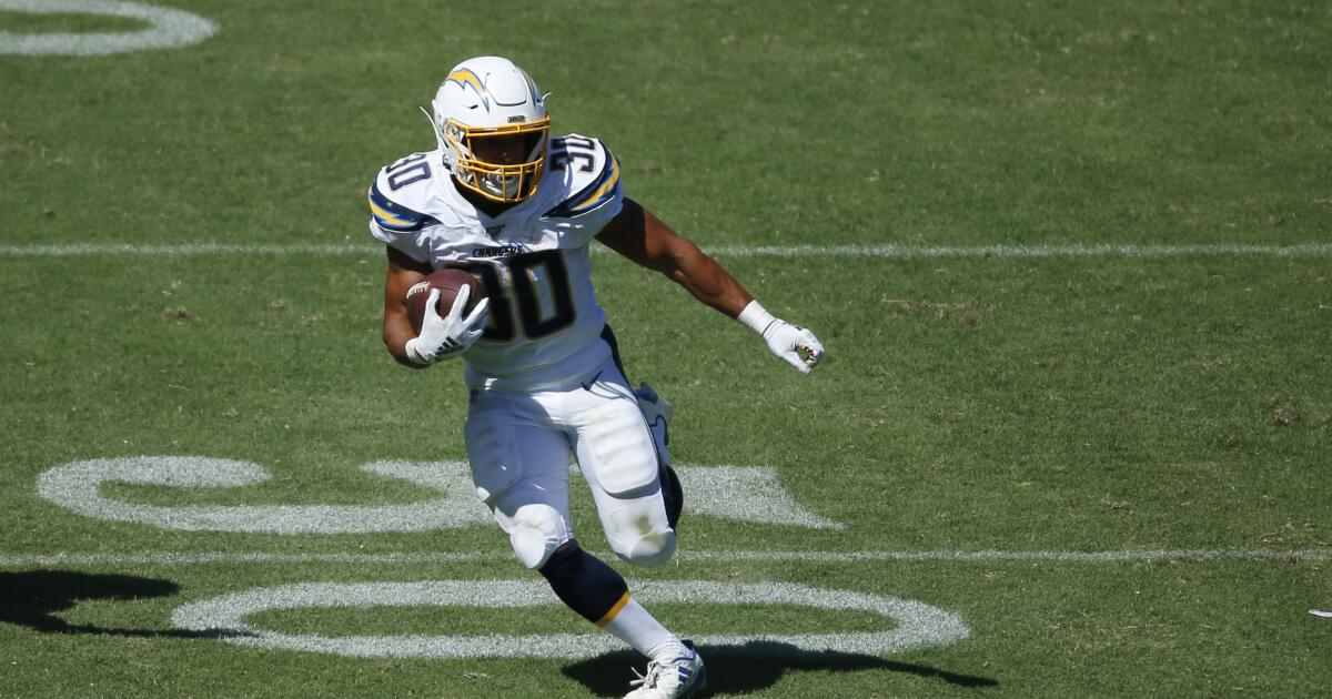 Austin Ekeler, Chargers reach truce on final year of contract