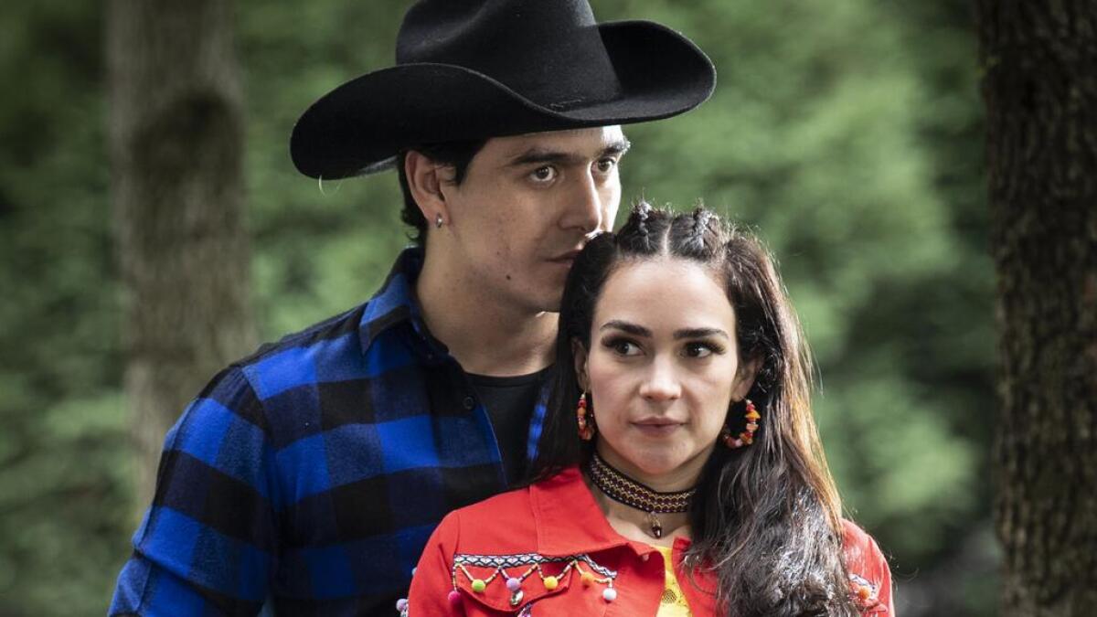 Julián Figueroa durante una escena de la telenovela "Mi Camino es Amarte", de TelevisaUnivision