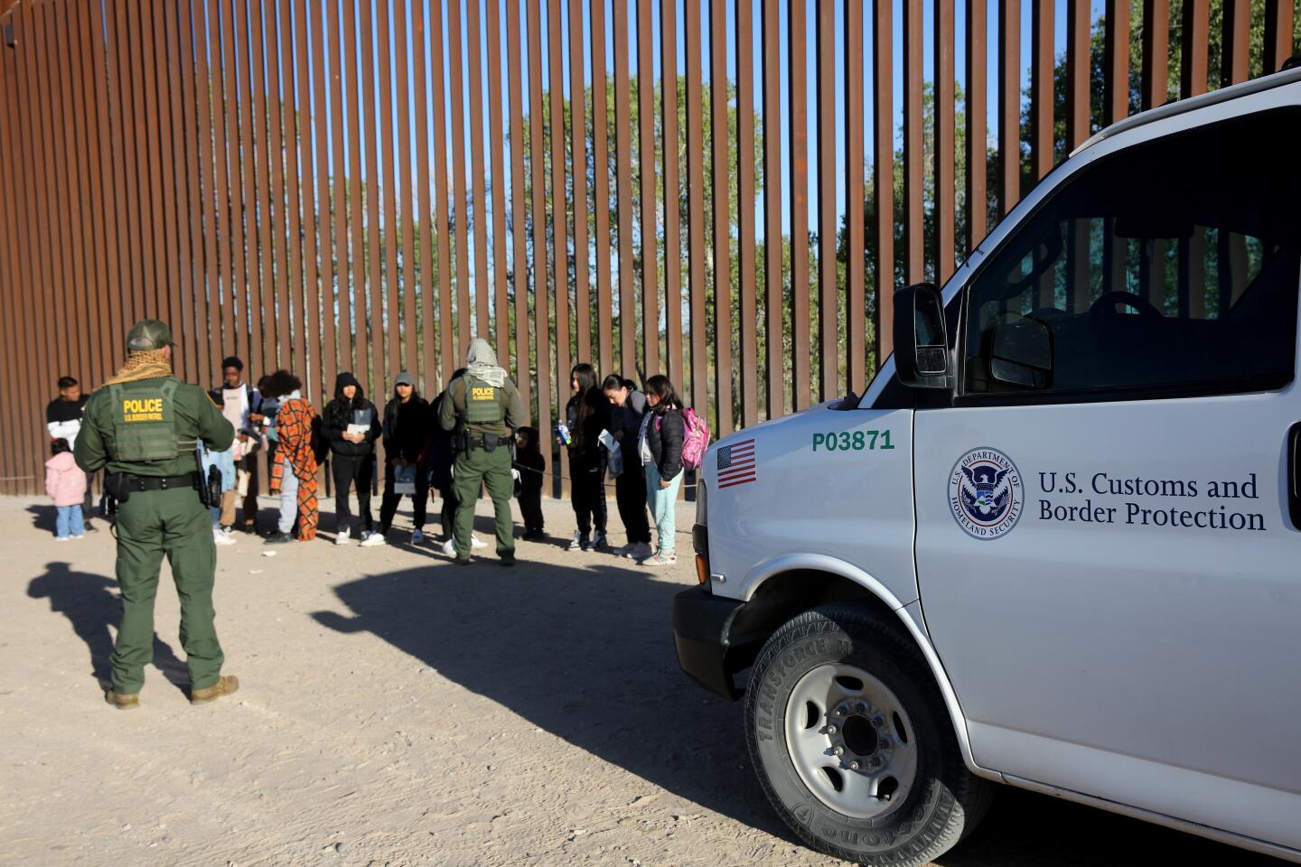 1293453-la-es-yuma-border-immigrants-asylum-25