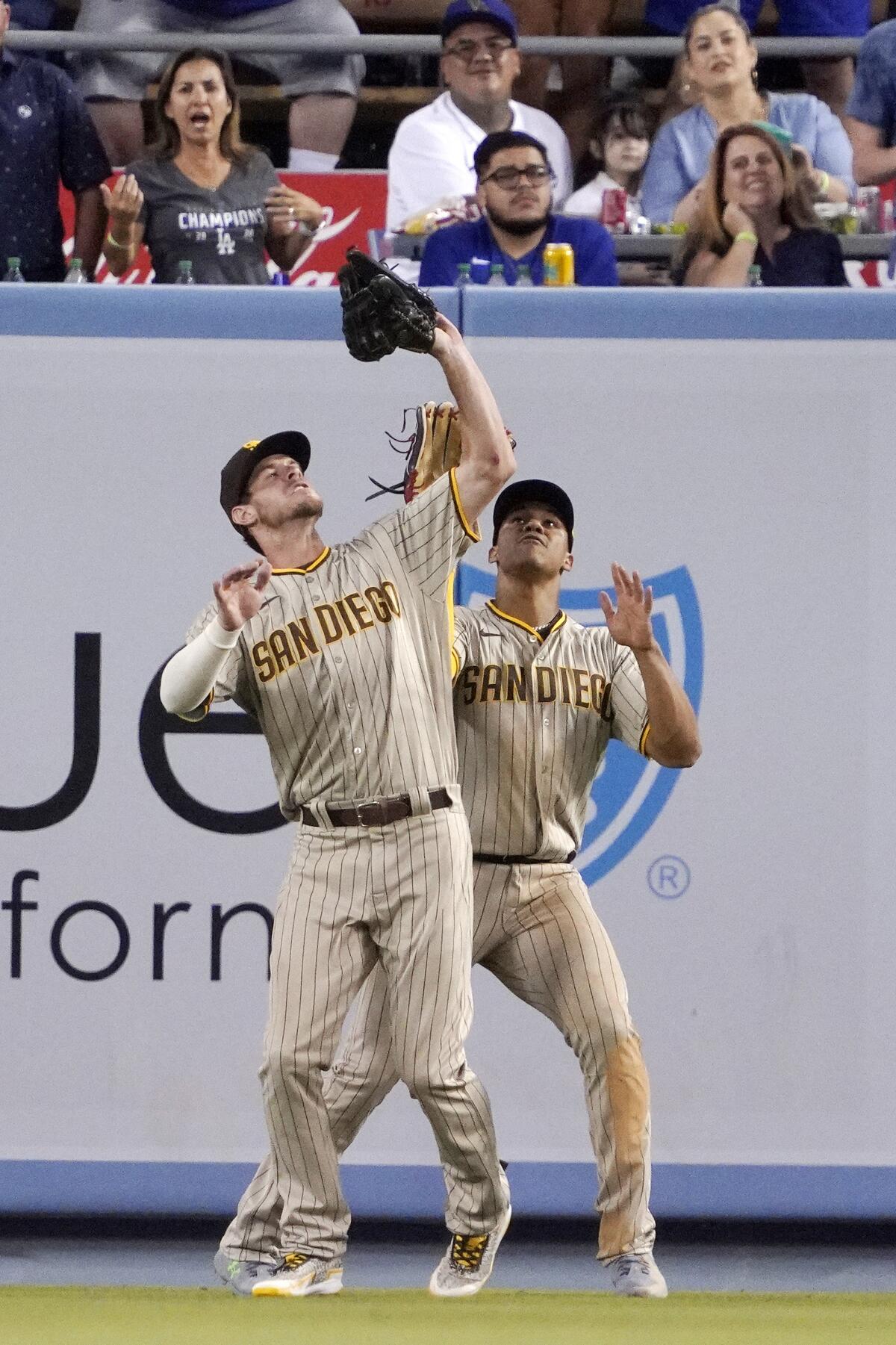 Snell shelled early, Myers hurt, Padres squander numerous opportunities in  loss to Pirates - The San Diego Union-Tribune