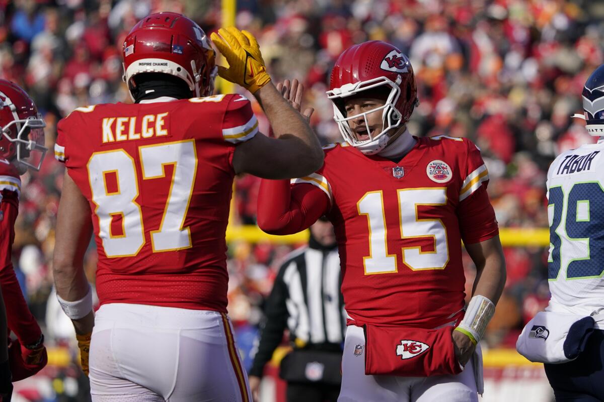 Chiefs dump Seahawks 24-10, stay tied for AFC's best record - The San Diego  Union-Tribune