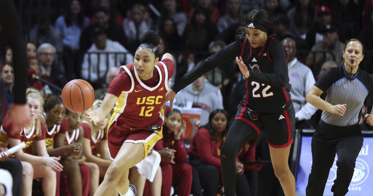 USC Women's Basketball Defeats Rutgers 92-42