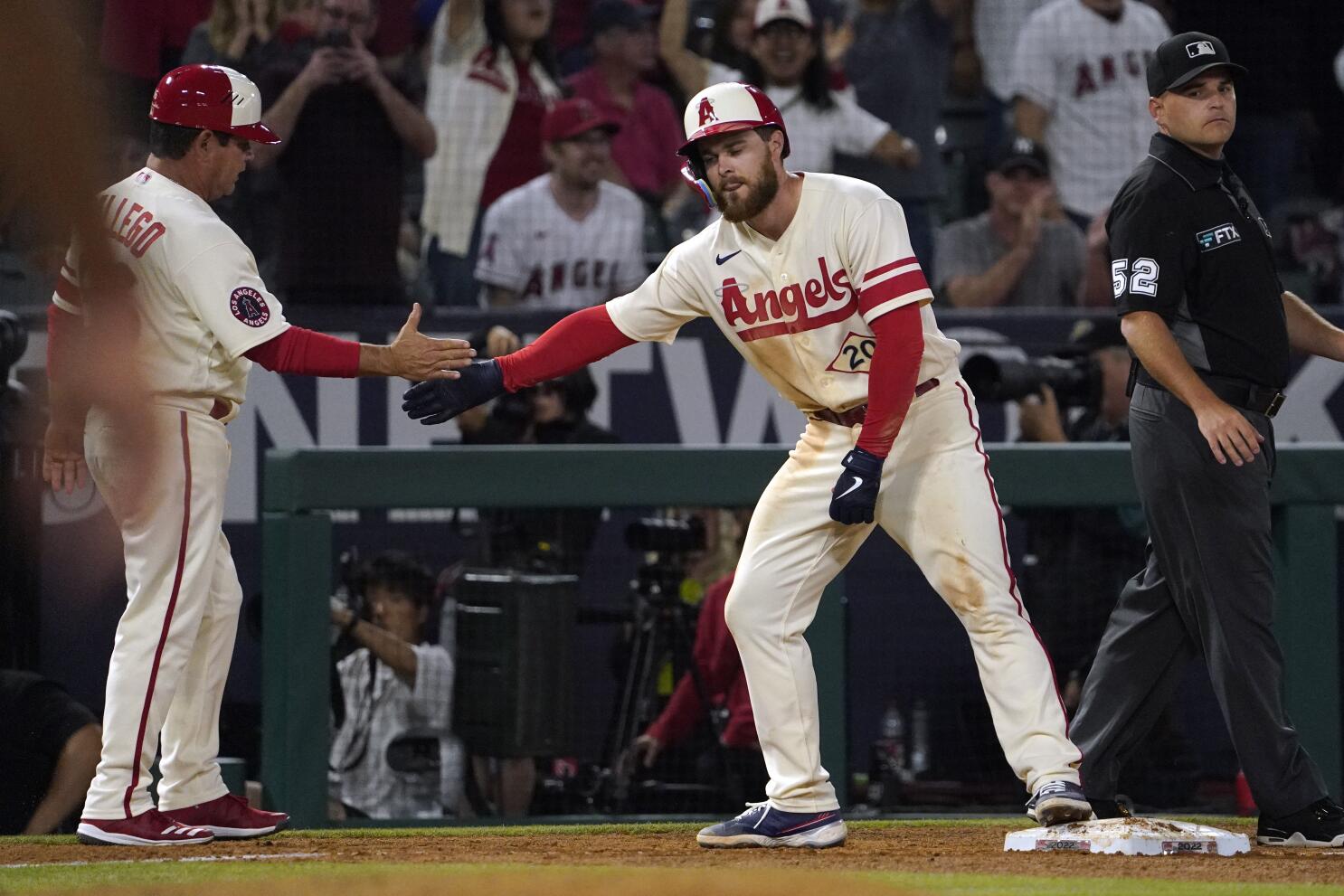 Walsh hits for cycle, Trout hits 2 HRs as Angels rout Mets