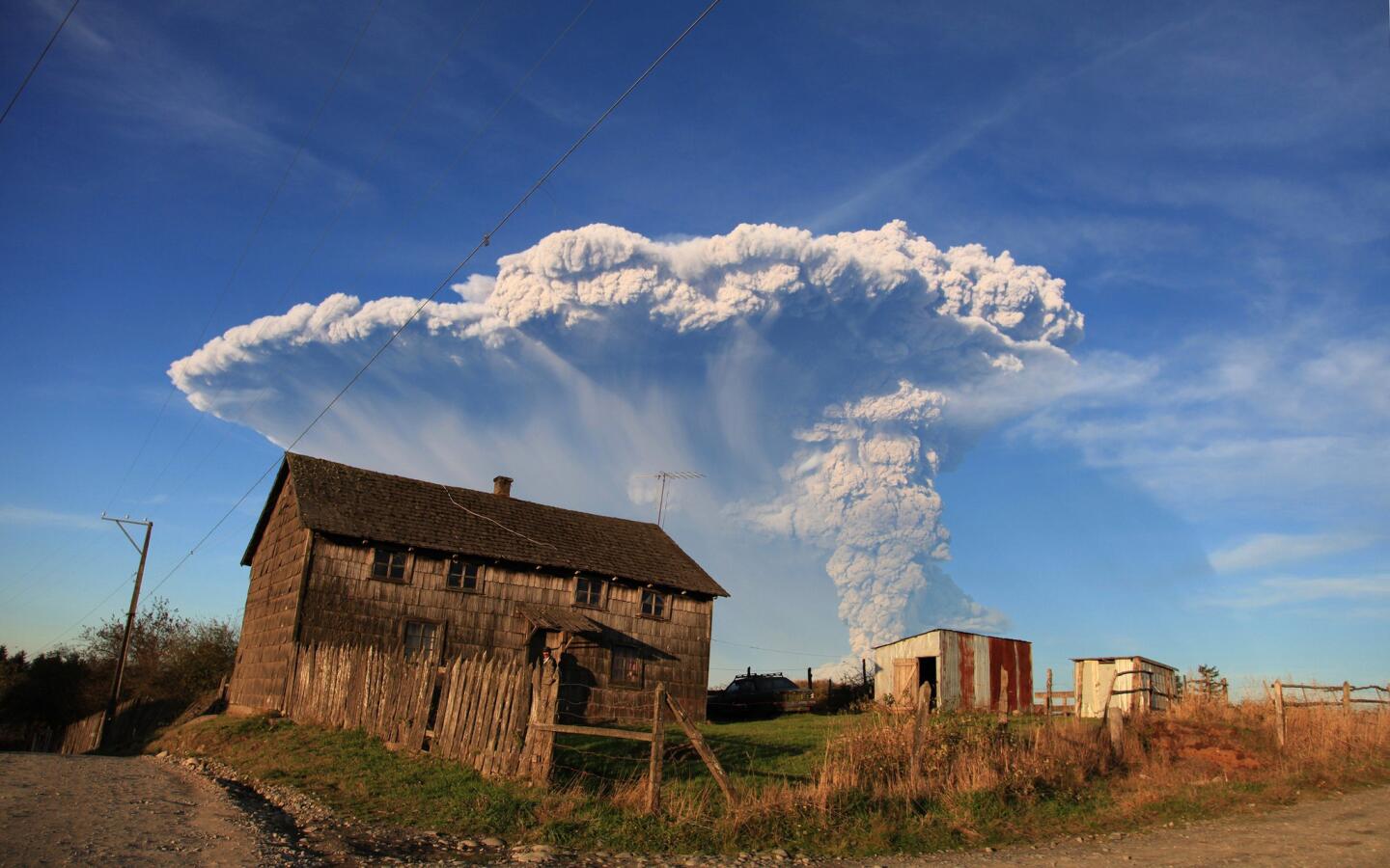 Calbuco volcano erupts
