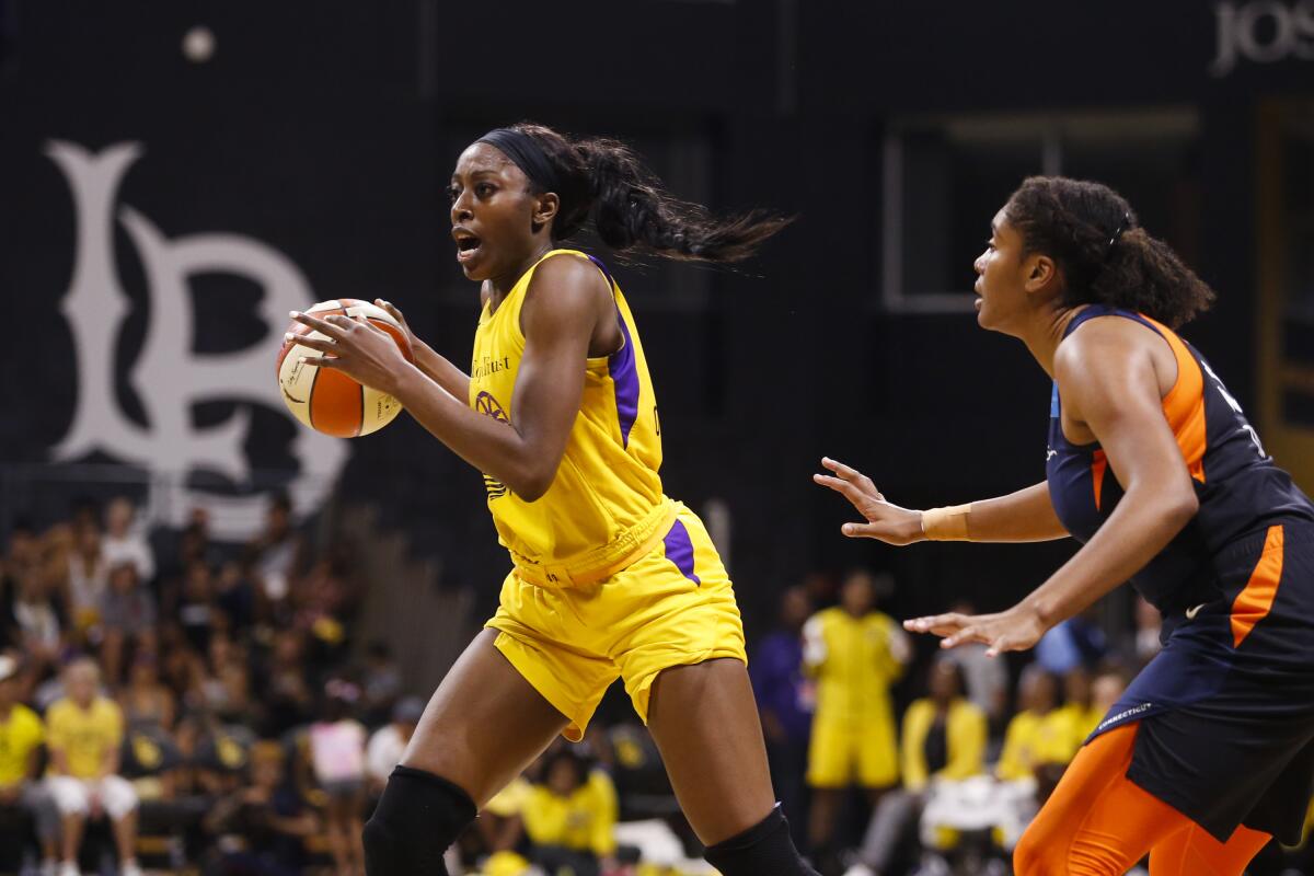 Sparks' Chiney Ogwumike heads upcourt