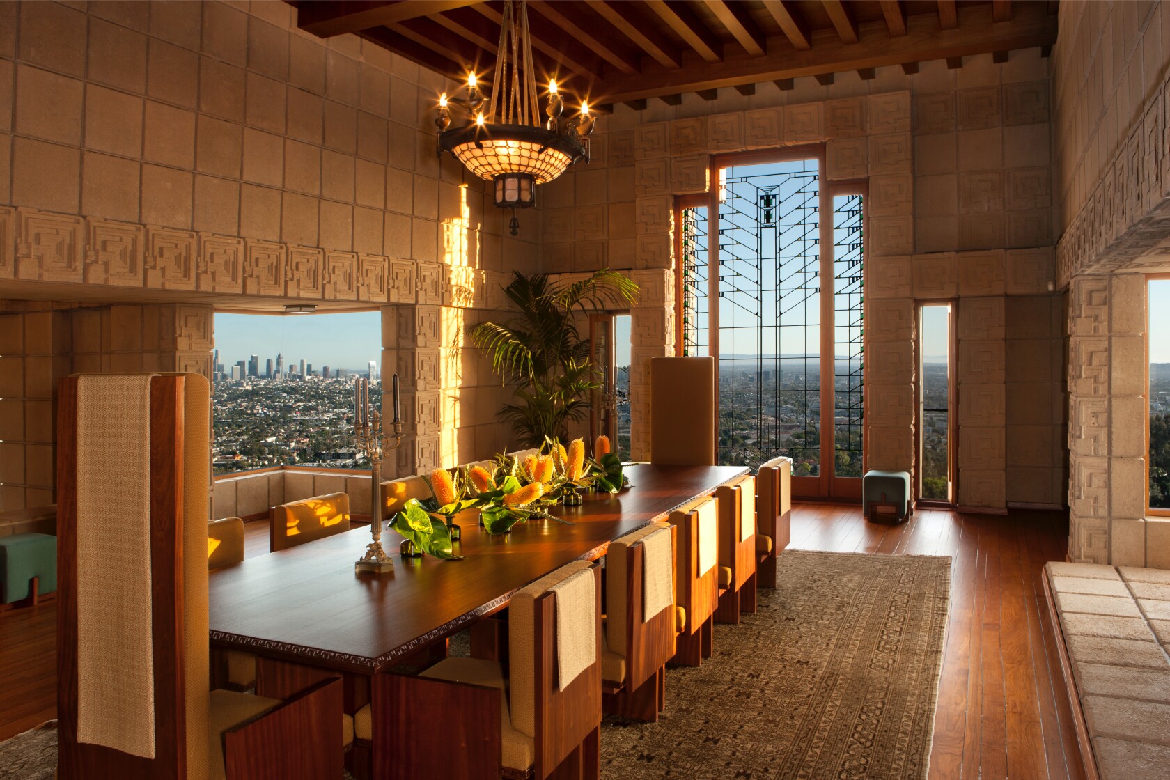 Frank Lloyd Wright S Iconic Ennis House Sells For 18
