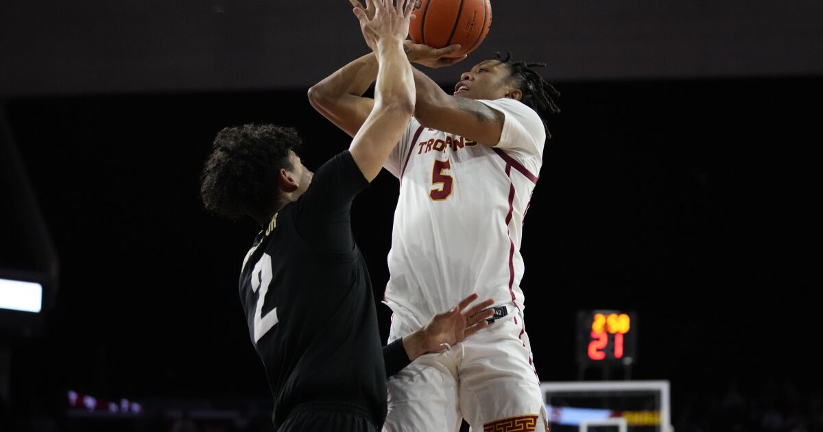 Vince Iwuchukwu makes his debut as USC holds off Colorado