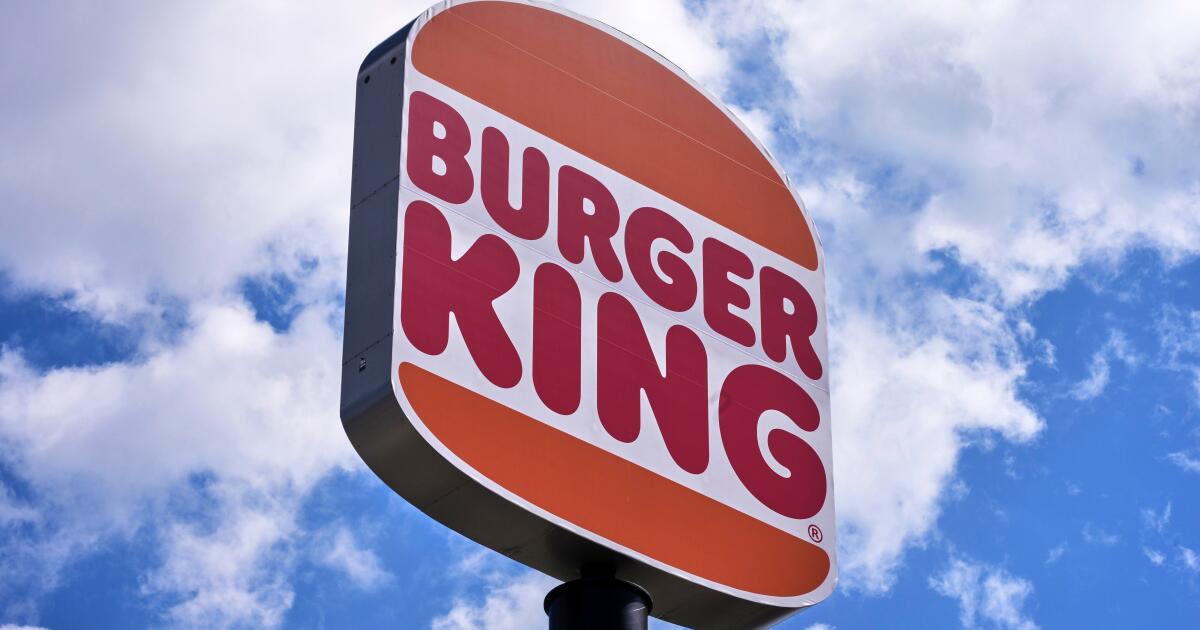O Burger King está testando um fone de ouvido com IA que pode entender se os funcionários dizem ‘olá’ e ‘obrigado’