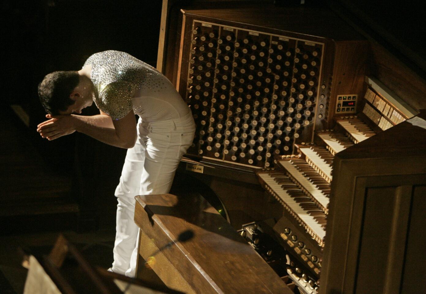 Like Liberace, Carpenter takes style and entertainment seriously. But he also takes the organ seriously. Here, he takes a bow during an organ concert at the First Congregational Church in Los Angeles.