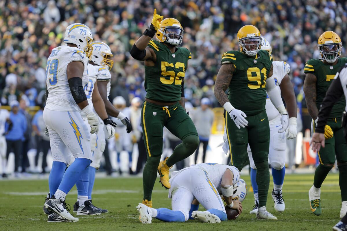 Brandon Staley gets defensive after Chargers lose to Packers - Los Angeles  Times