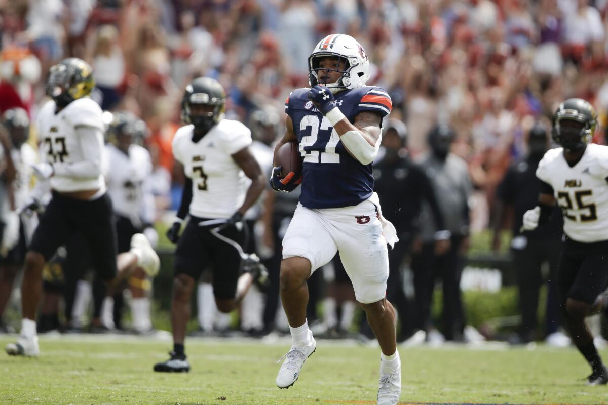 Auburn running back Jarquez Hunter breaks away for a touchdown against Alabama State.