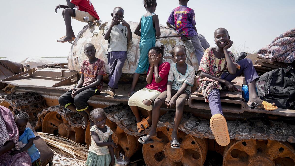 El r de los viajes extremos: En Sudán del Sur viví una emboscada de  una tribu, tenían kalashnikov pero escapamos