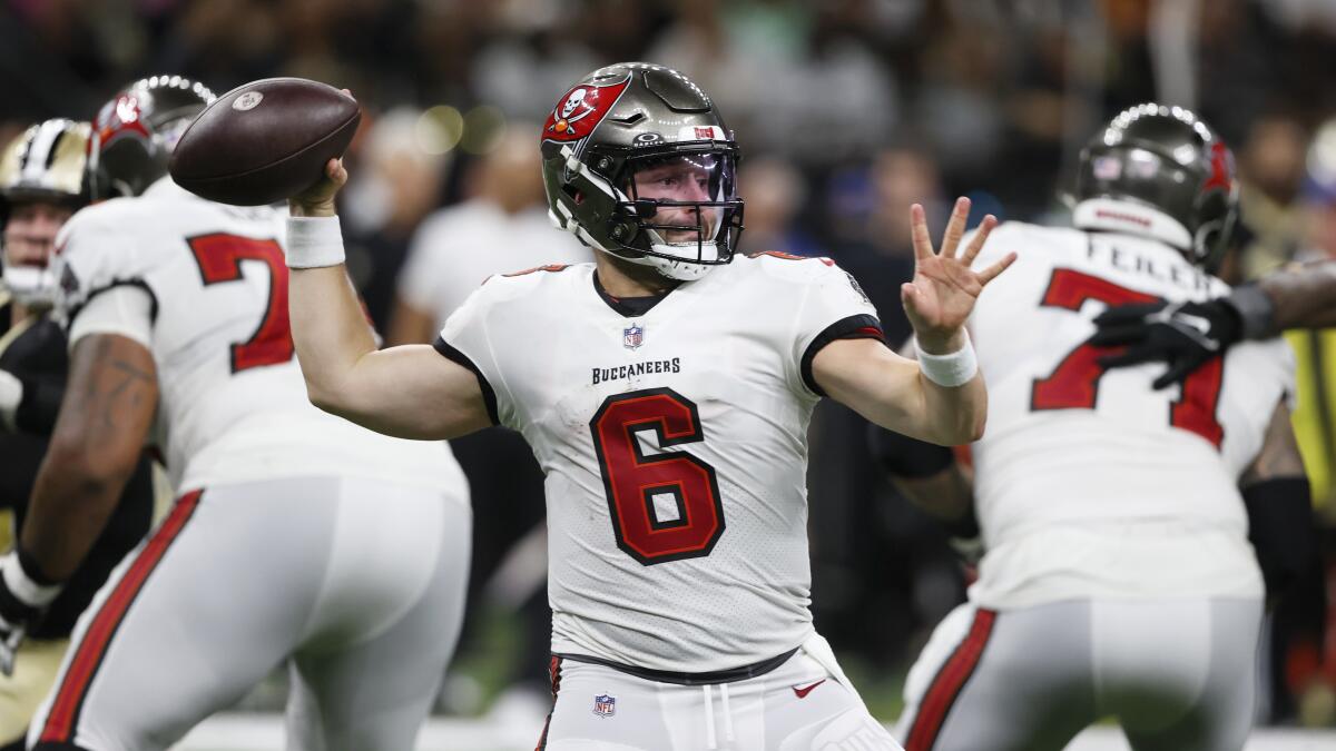 Baker Mayfield guides Bucs past Saints, Derek Carr