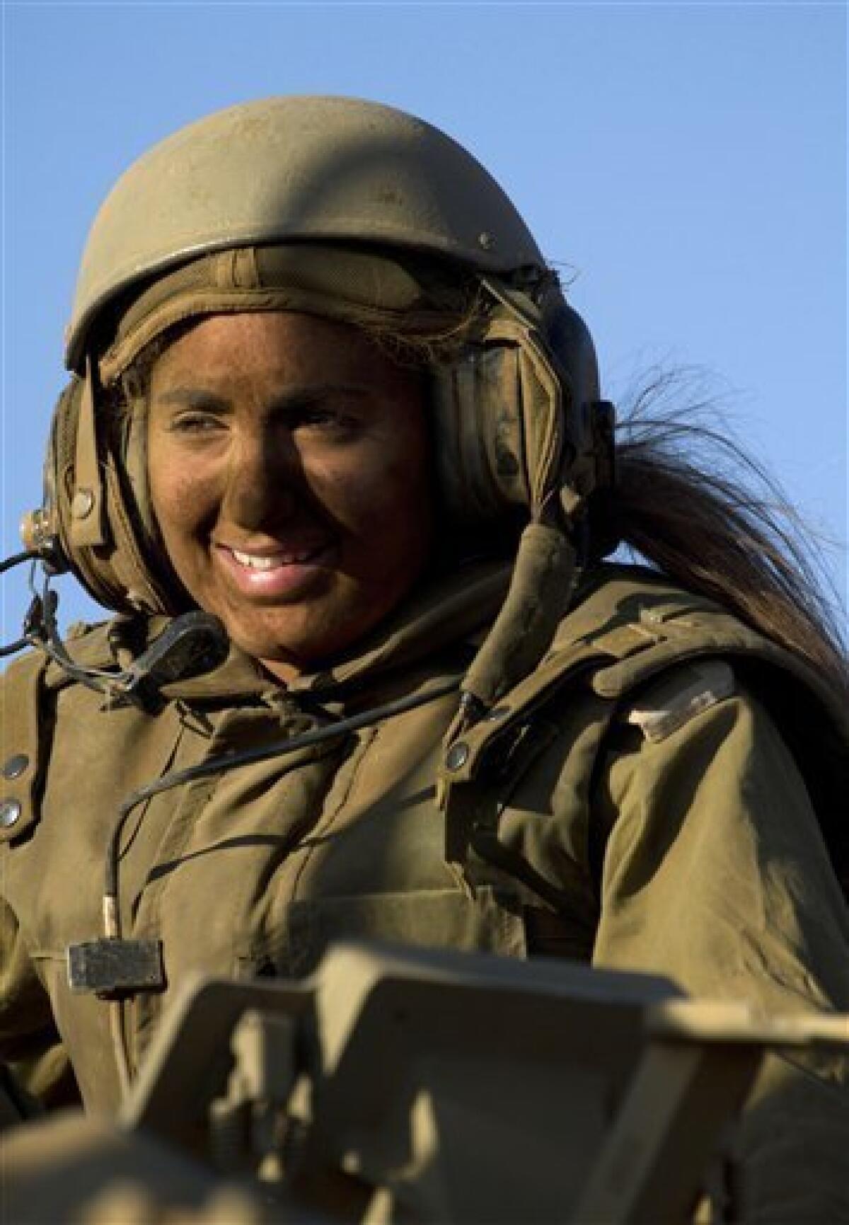 hot israeli women in uniform