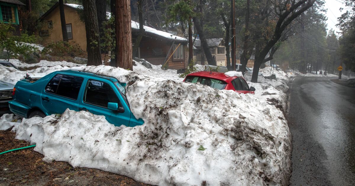 La pluie accélère la fonte des neiges dans les montagnes du sud de la Californie