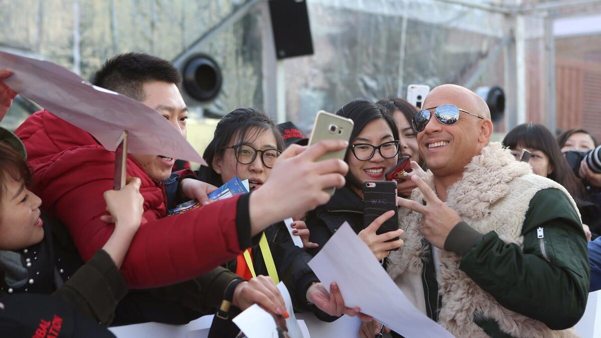 范·迪塞尔在北京参加派拉蒙影业《极限特工3：终极回归》的红毯活动。