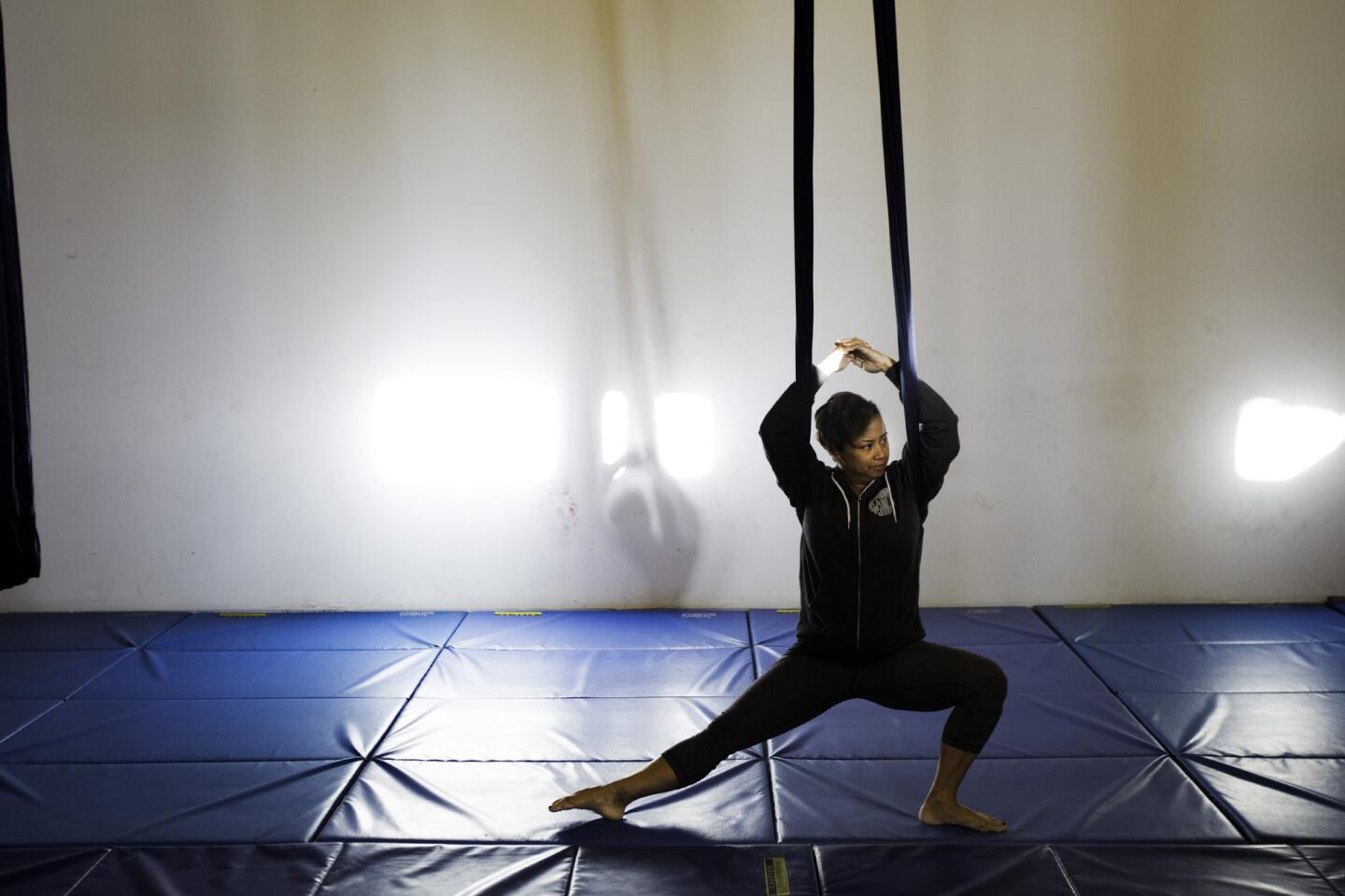 Are you brave enough to get off the ground with aerial yoga? - Los