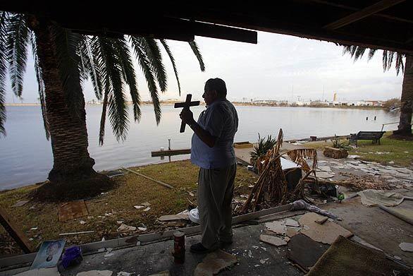 Residents return to Galveston
