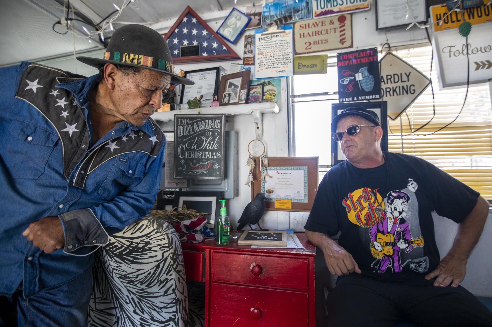 Rockabilly barber revives old-school pompadour at Vegas shop - Los Angeles  Times