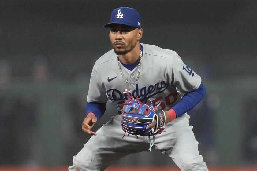 Did Manuel's early hook for Pedro spur Dodgers?