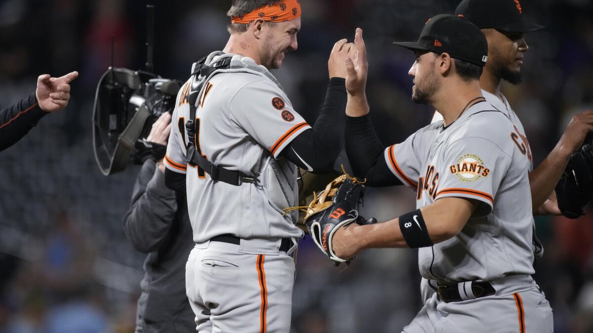 Story hits 2-run HR to lead Rockies in 3-1 win over Giants