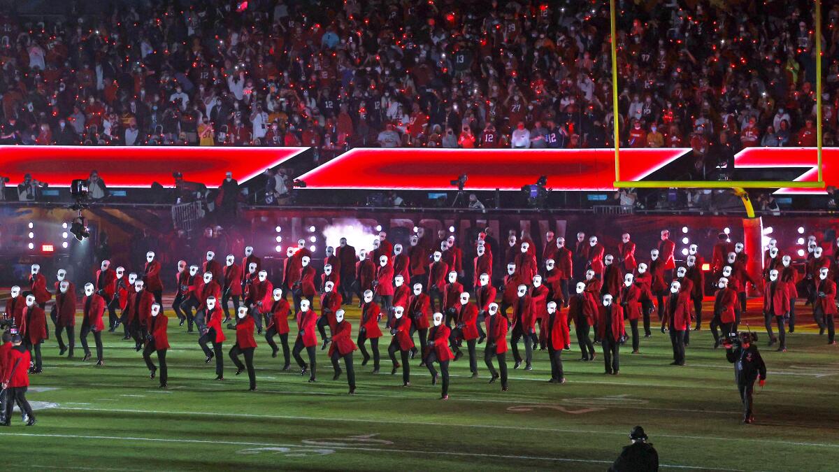 Super Bowl Halftime Show Is Asking Professional Dancers To Work For Free :  r/nfl