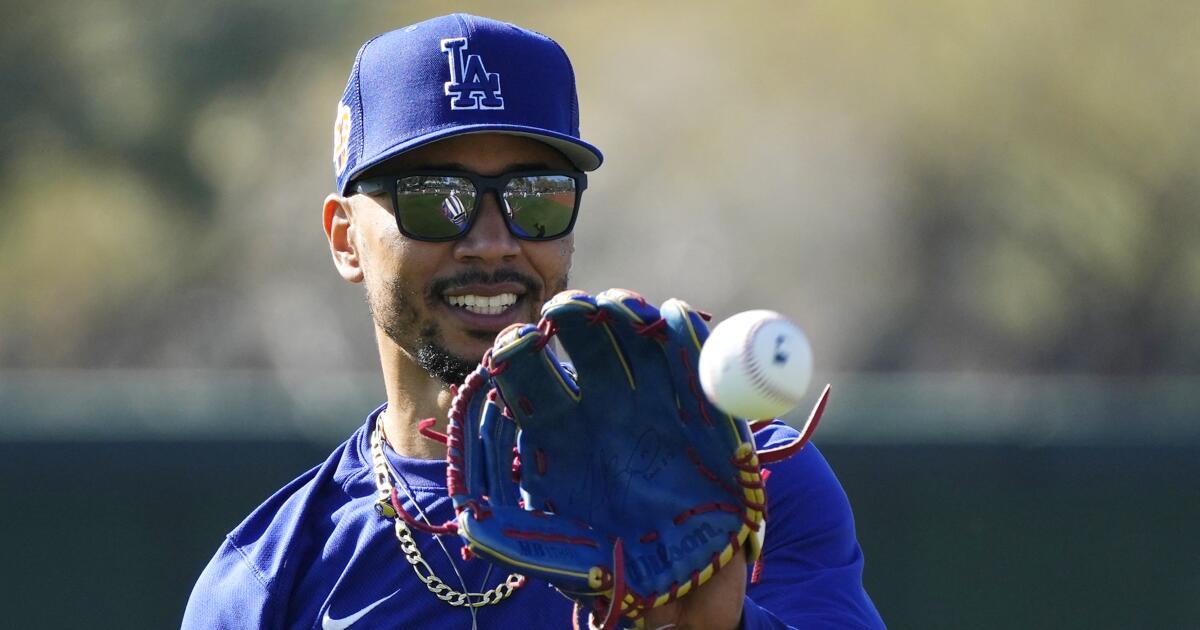 Dodgers spring training updates: Mookie Betts bulks up - Los Angeles Times