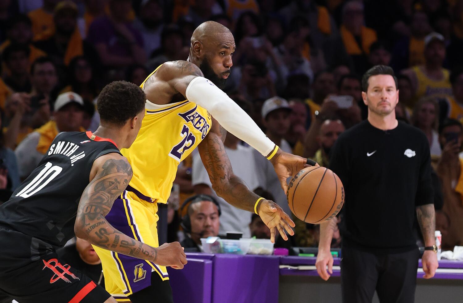 Plaschke: Can Lakers steal series? Anything is possible after Game 1 win