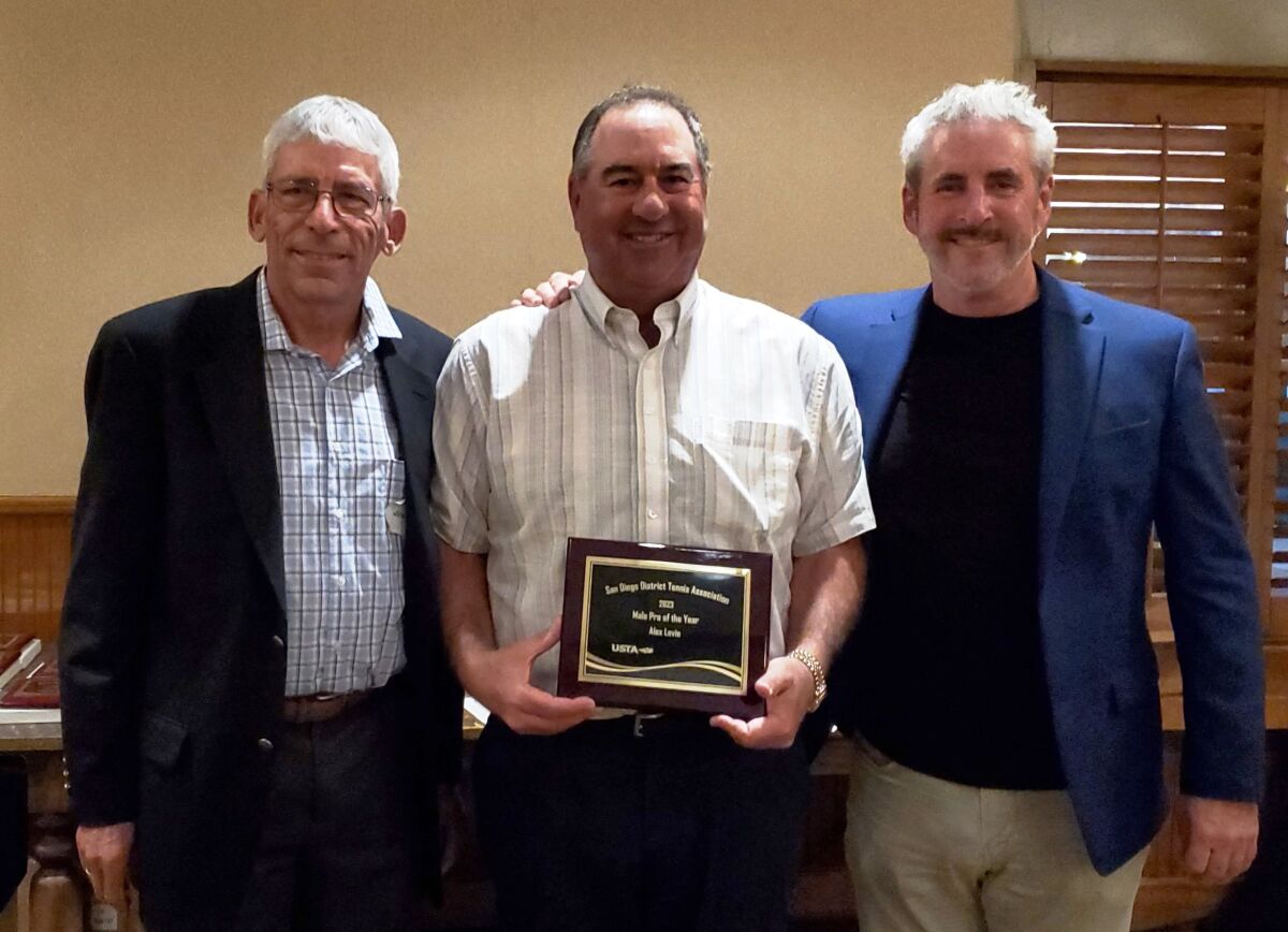 (L-R) Emcee Jim Lakritz,
