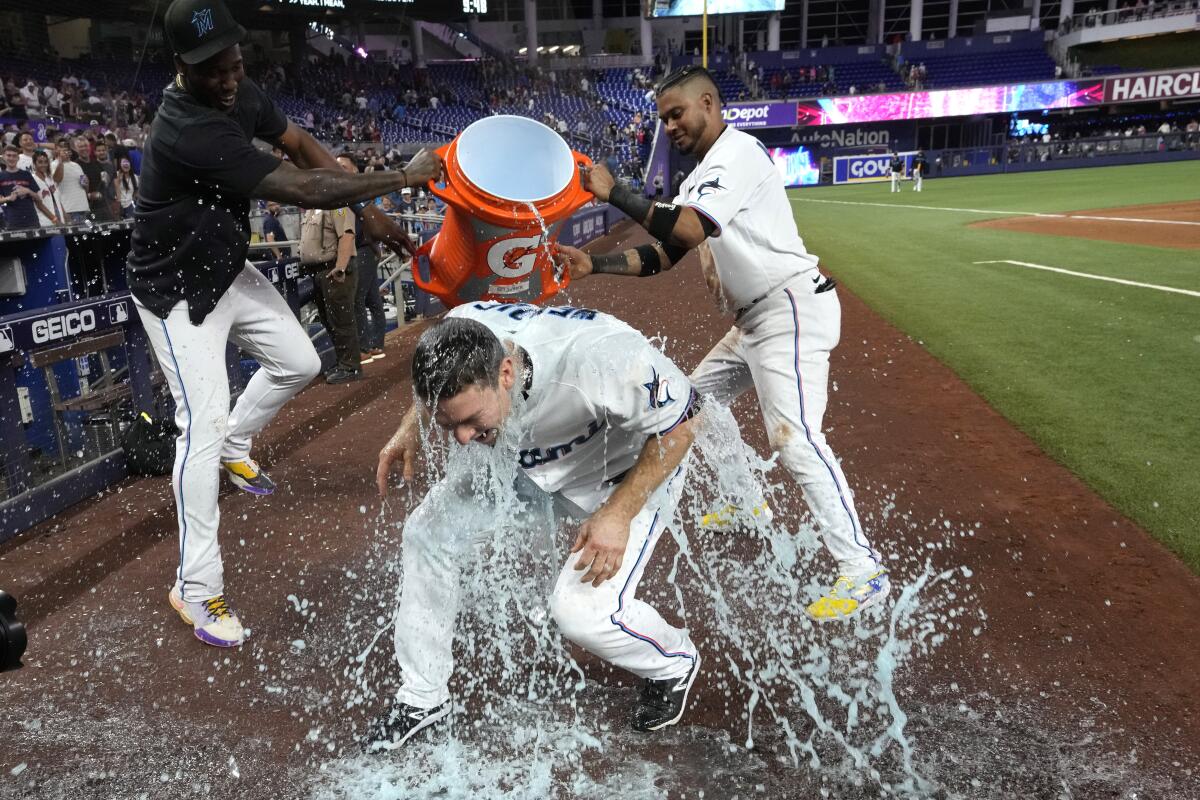 Gurriel scores from first on error in ninth to give Marlins a 10-9 victory  over Cardinals - The San Diego Union-Tribune