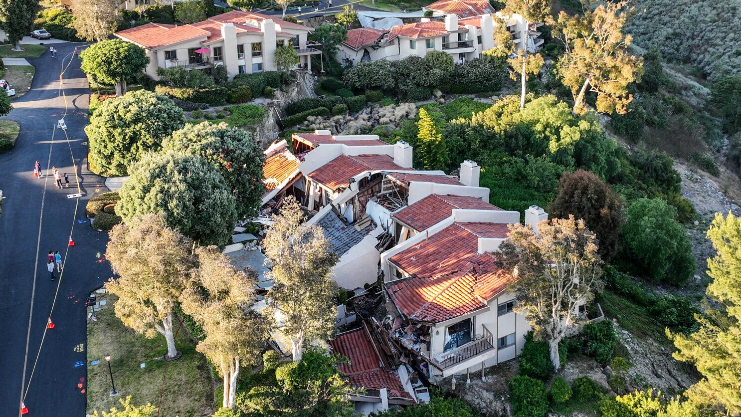 What caused the Rolling Hills Estates landslide on Palos Verdes