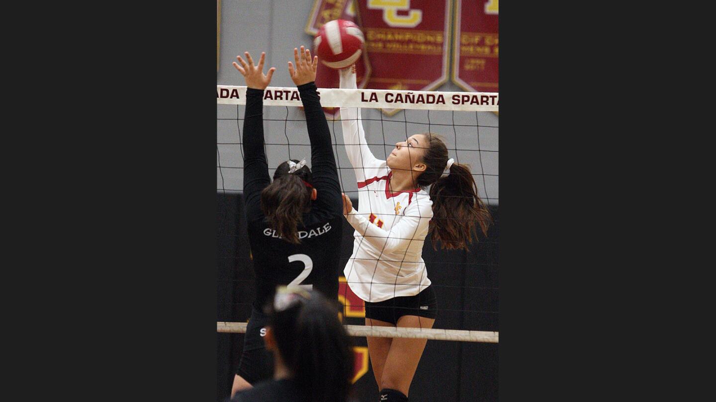 Photo Gallery: La Cañada vs. Glendale in non-league girls' volleyball