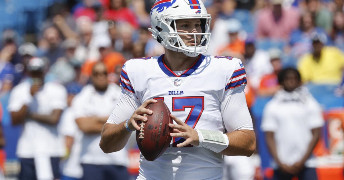 Column: Von Miller is giving Josh Allen, Bills more of a Super