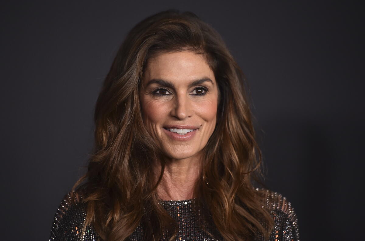 Cindy Crawford says Oprah made her feel like 'chattel' on show - Los Angeles Times