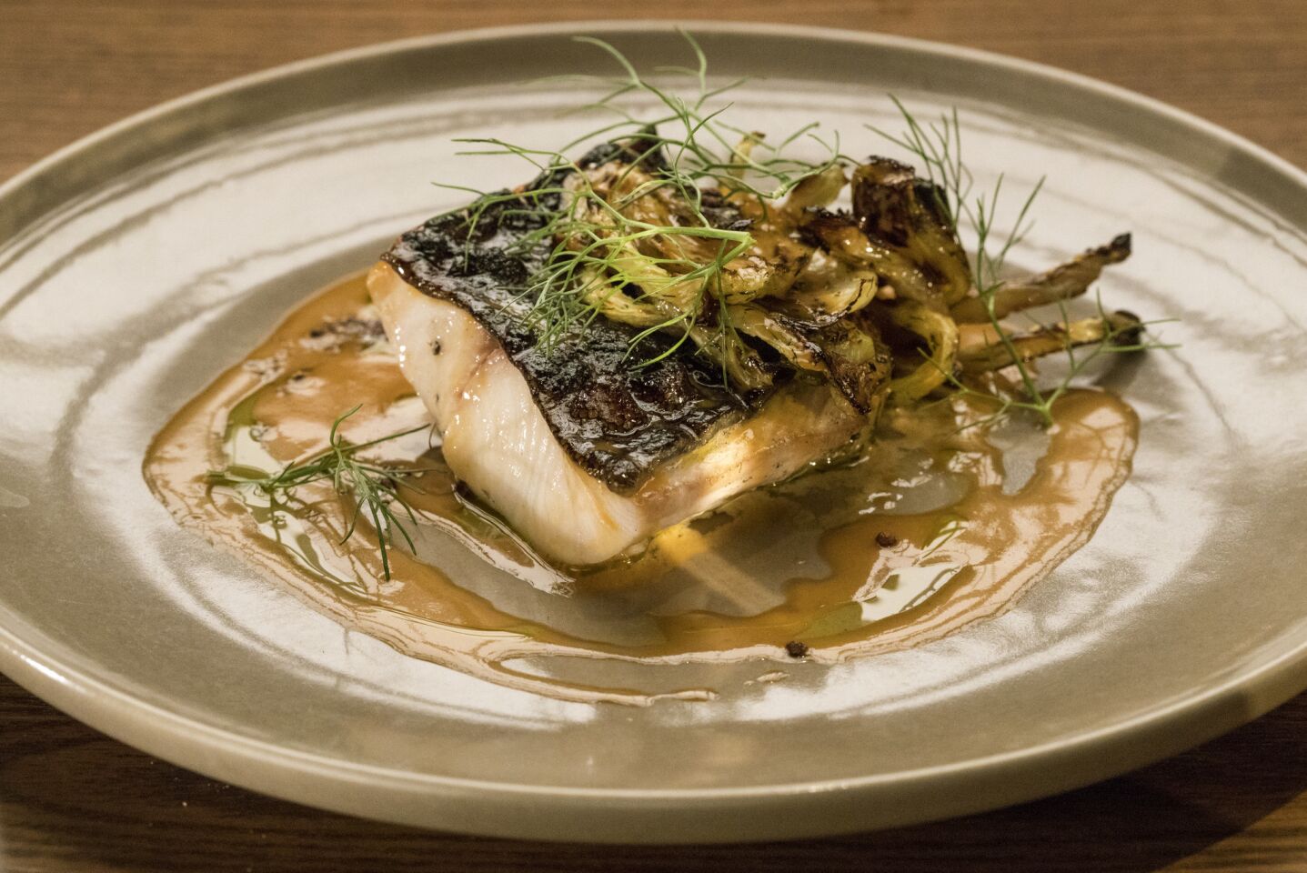 Jonathan Gold reviews the Hearth & Hound