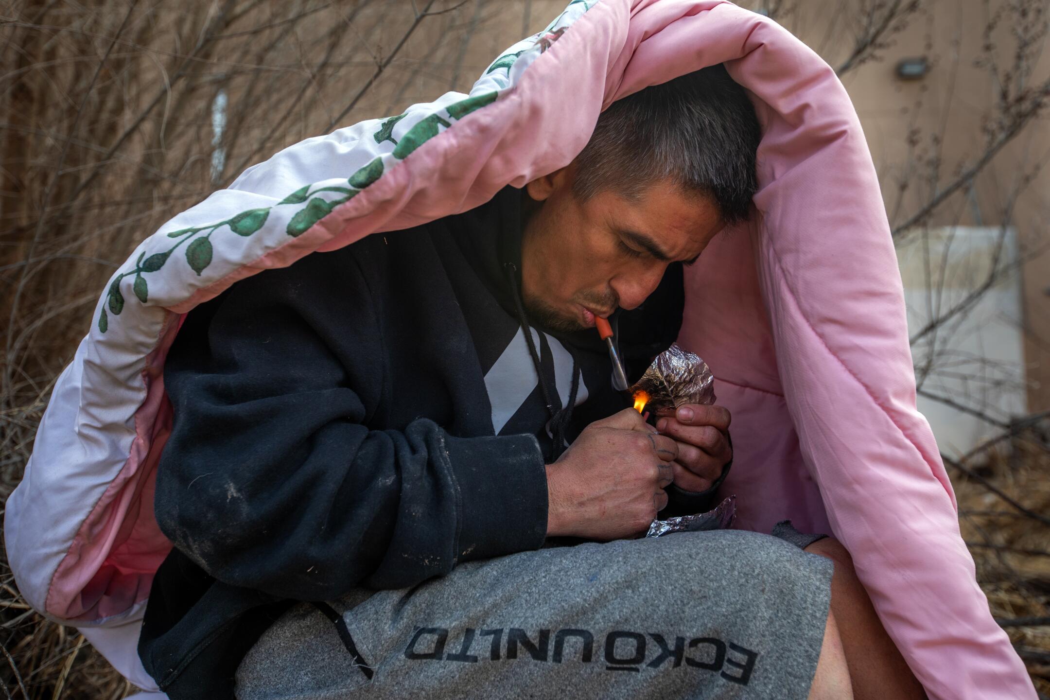 Fentanyl addiction, homelessness haunt this New Mexico town - Los ...