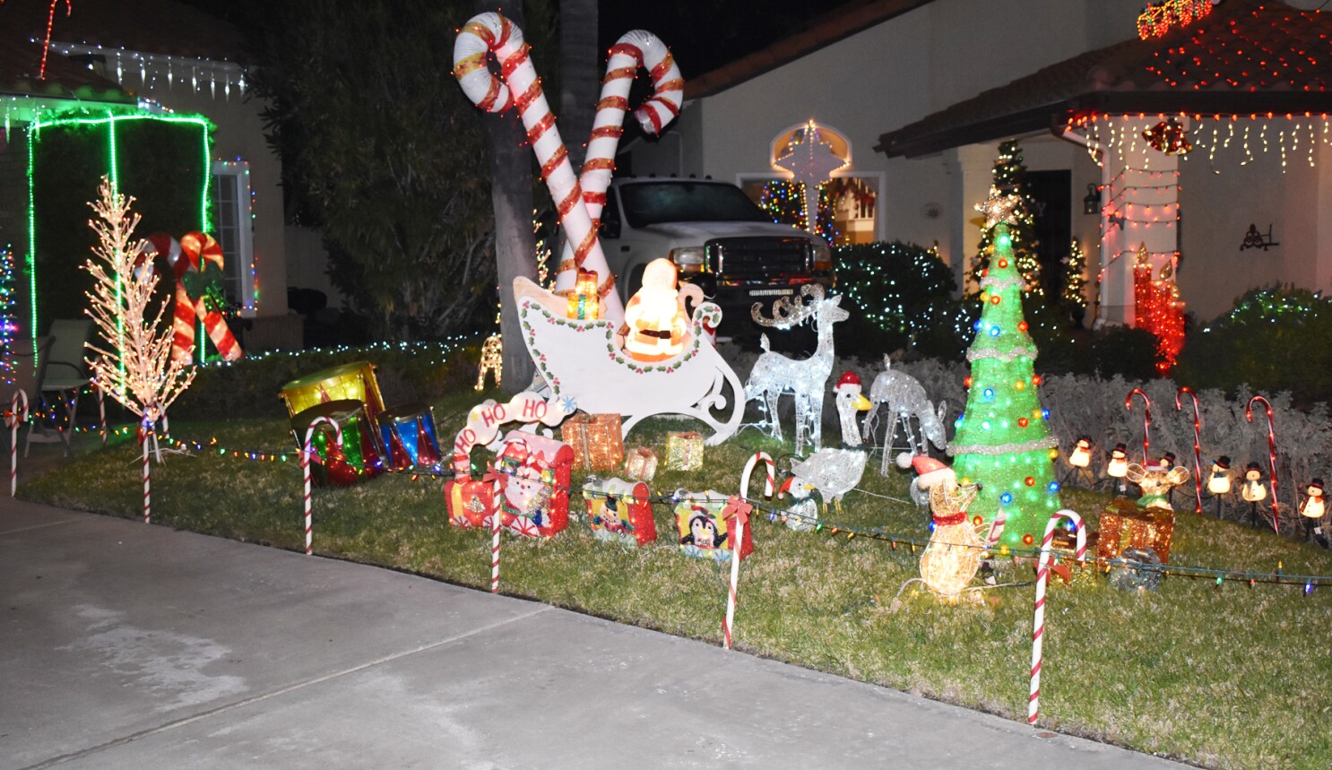 Candy Cane Lane Christmas Lights San Diego 2022 More Than Two Decades On, Candy Cane Court Still Lighting Up Poway -  Pomerado News