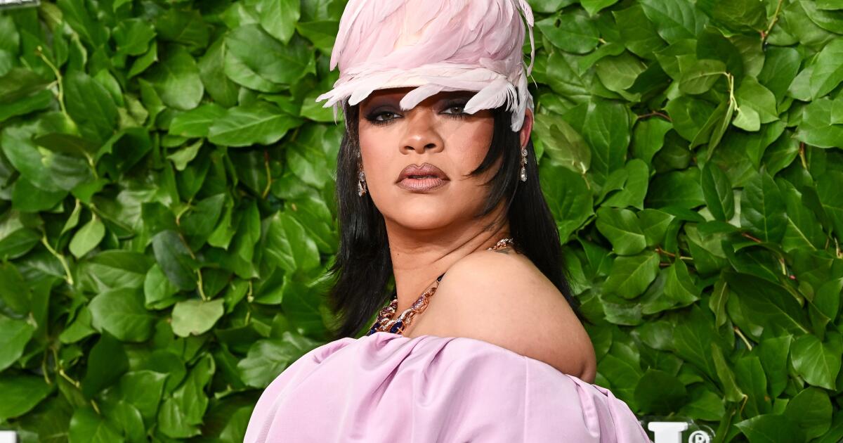 Rihanna’s Beverly Hills Mansion Targeted: Details on the Shocking Gunfire Incident! Rihanna’s Beverly Hills Mansion Targeted: Details on the Shocking Gunfire Incident!