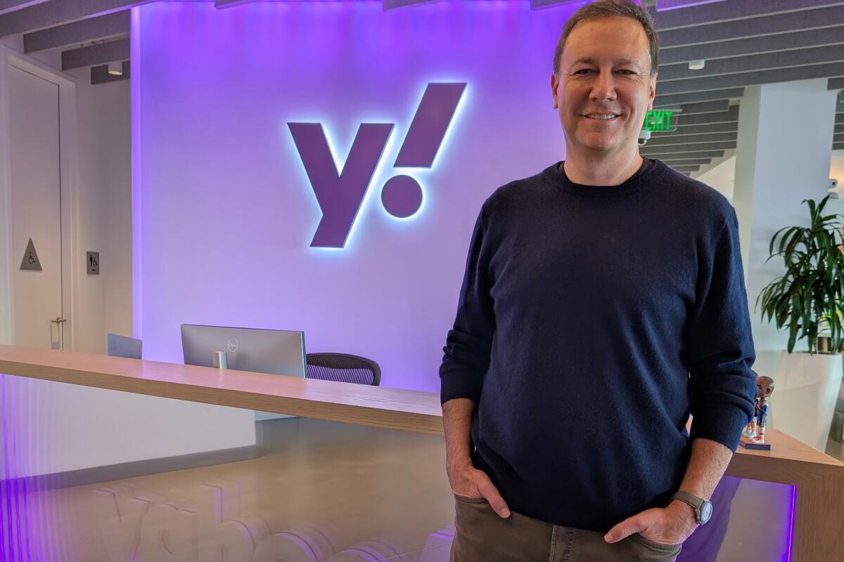 From dot-com darling to tech pariah, Yahoo bets everything on AI and ...