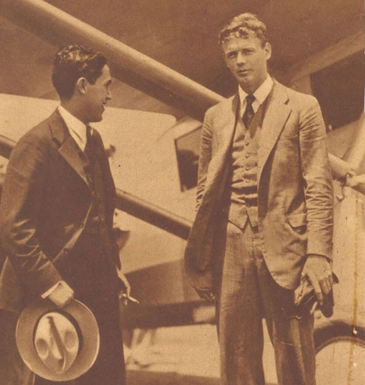 Mexican aviator Emilio Carranza, left, and Charles Lindbergh were friends in 1928. Both held distance solo flight records.