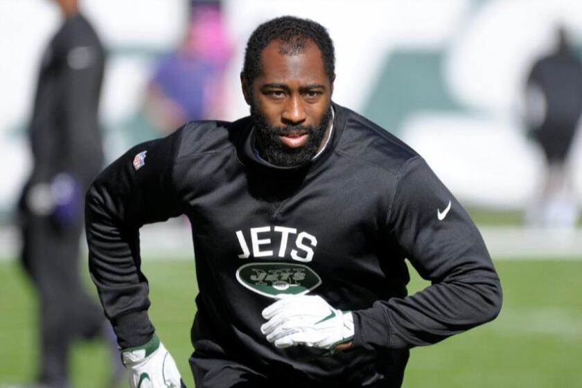 Jets cornerback Darrelle Revis warms up before a game against the Baltimore Ravens in East Rutherford, N.J. on Oct. 23, 2016.