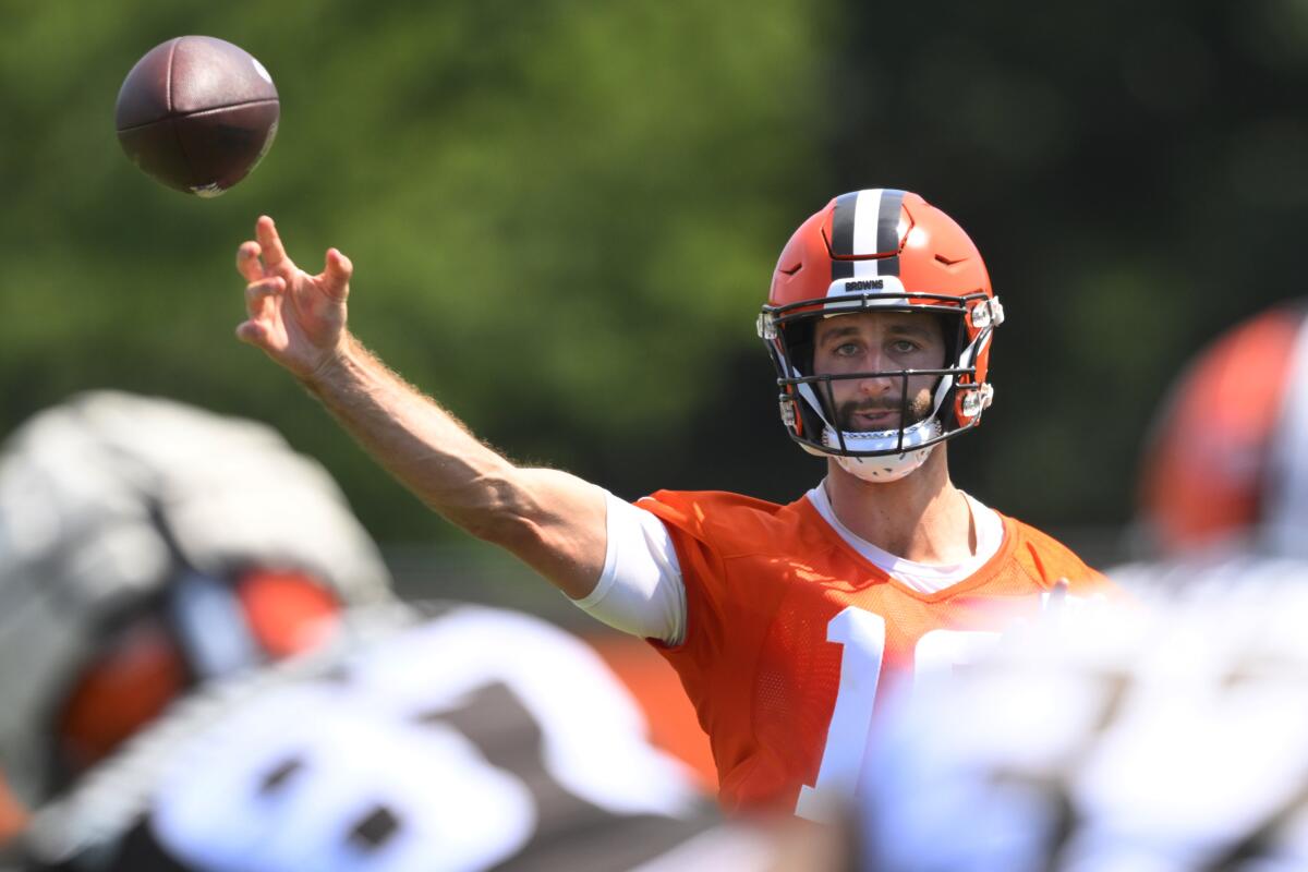 Cleveland Browns quarterback Josh Rosen throws a pass during the NFL football team's training camp Wednesday, Aug. 3, 2022, in Berea, Ohio. (AP Photo/David Richard)